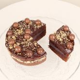Сватбена капкейк торта Шоколадово какао с лешници