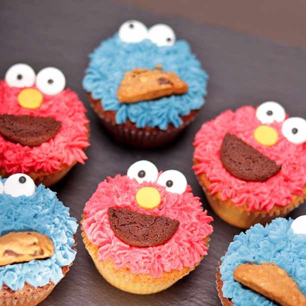 Elmo and Cookie Monster Mega Cupcake Set