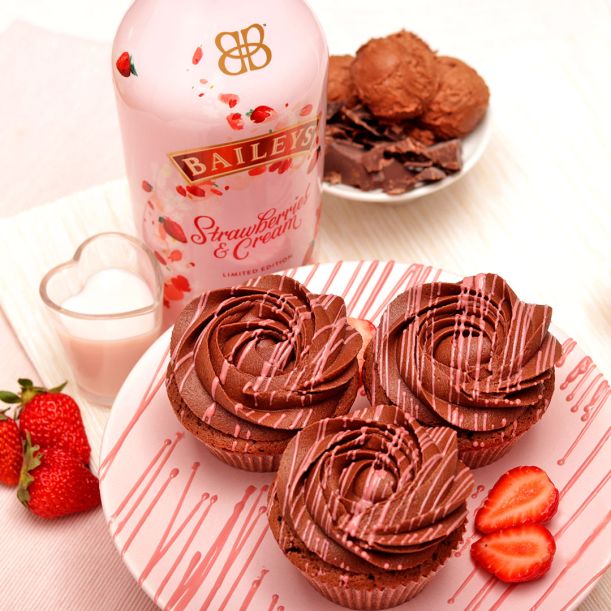Cupcake with Baileys Strawberries & Cream