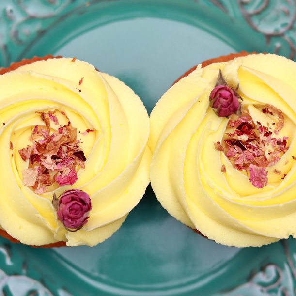 Big bunch of Rose Cupcakes for 8 March