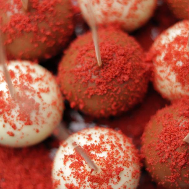Red Velvet with White and Milk Chocolate Cake Pops Collection