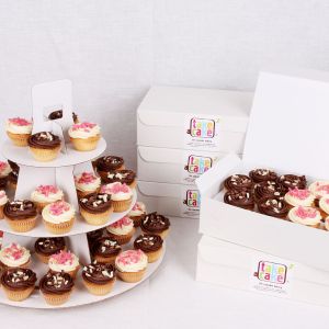 60 Vanilla Moments Cupcake Set