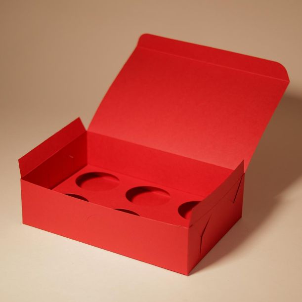 4 червени подаръчни кутии за 6 кексчета