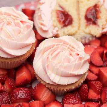 kapkeyk-yagoda-take-a-cake