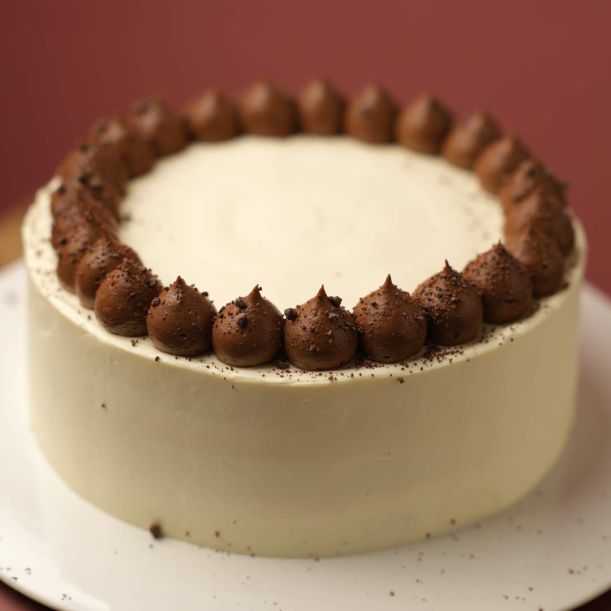 Chocolate Cake with Mascarpone and Cherries
