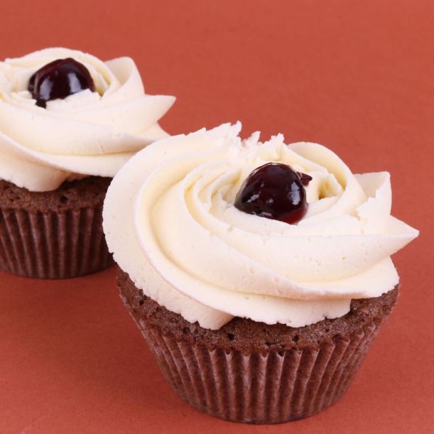 Cherry in Liquor Wedding Cupcake Set Sample