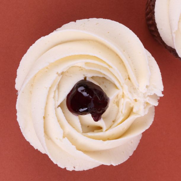 Cherry in Liquor Wedding Cupcake Set Sample
