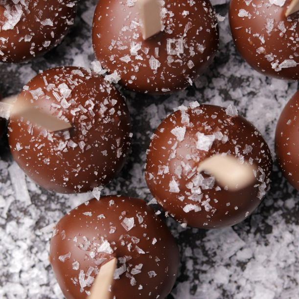 Cocoa with Maldon Salt and Dark Chocolate Cake Pops