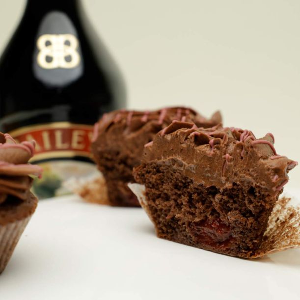 Кутия Капкейк с Baileys
