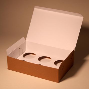 Six pack cardbord box for cupcakes and muffins