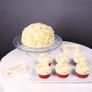 Red Velvet Wedding Cupcake Set Sample