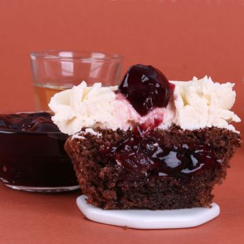 Cherry in Liquor Wedding Cupcake Set Sample